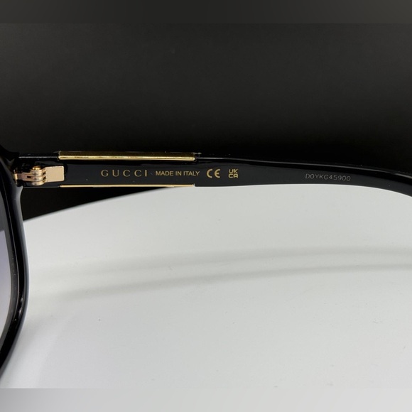 Gucci Sunglasses Black Frames with Gold Logo GG1188S. New with tags & case